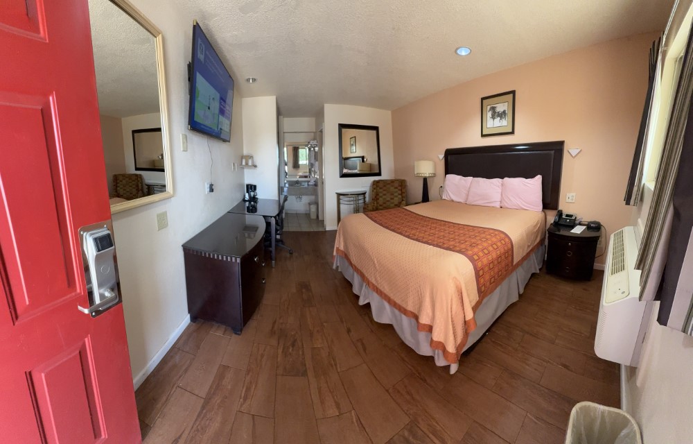 Standard King Smoking